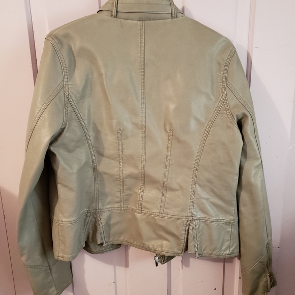 Jacket - Picture 3 of 3